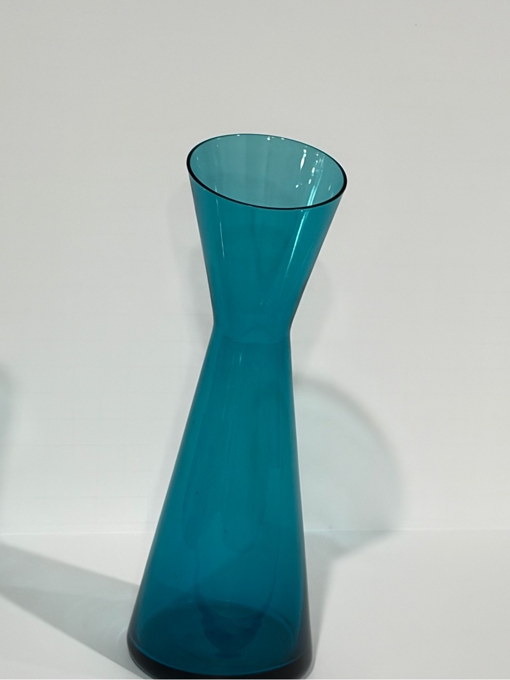 1960s Morgantown #9902 Peacock
Blue Slant Top Bud Vase Adams Candle
Holder Vtg - Picture 2 of 8